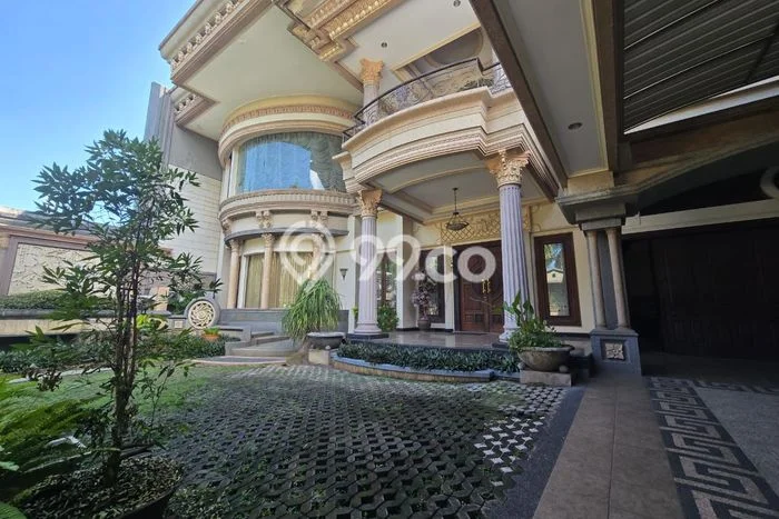 Rumah Luxury Modern Siap Huni di Dukuh Kupang Surabaya Rumah Luxury Modern Siap Huni di Dukuh Kupang Surabaya