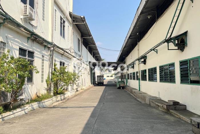 KEUNTUNGAN BERLIPAT! Pabrik Kawasan , Luas 25000m2m², Lokasi Mainroad KEUNTUNGAN BERLIPAT! Pabrik Kawasan , Luas 25000m2m², Lokasi Mainroad