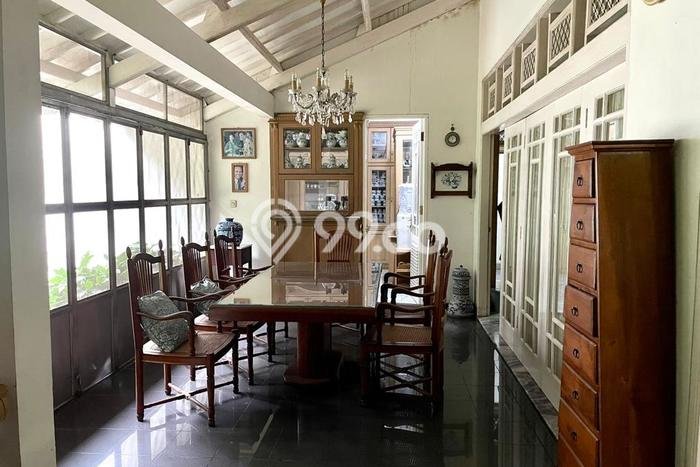 Rumah Mewah LB 300m2 Siap Pakai Desain Elegan di Ragunan, Jakarta Selatan Rumah Mewah LB 300m2 Siap Pakai Desain Elegan di Ragunan, Jakarta Selatan
