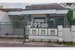 Dijual Cepat Rumah Bagus Siap Huni LB 85m2 di Solo Baru, Solo Dijual Cepat Rumah Bagus Siap Huni LB 85m2 di Solo Baru, Solo