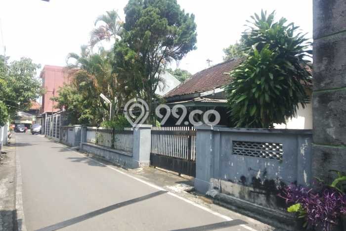 For Sale Rumah Mewah Exclusive di Banjarsari, Surakarta For Sale Rumah Mewah Exclusive di Banjarsari, Surakarta