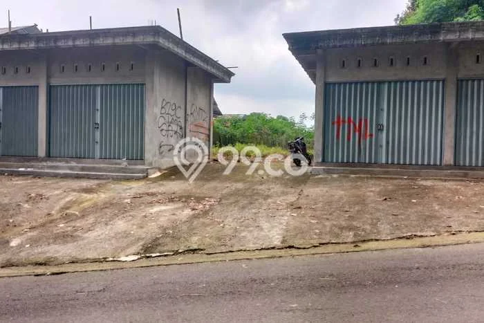 LOKASI STRATEGIS! Komersial Kawasan , Luas 135m2m², Pusat Bisnis, Mainroad LOKASI STRATEGIS! Komersial Kawasan , Luas 135m2m², Pusat Bisnis, Mainroad