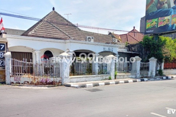 PROPERTI UNGGULAN! Rumah Premium area Laweyan, LT 285m2m² LB 200m2m² PROPERTI UNGGULAN! Rumah Premium area Laweyan, LT 285m2m² LB 200m2m²