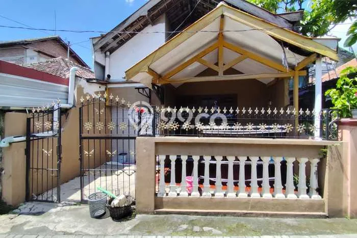 Rumah Harga Terjangkau 2 KT di Pasar Kliwon, Surakarta Rumah Harga Terjangkau 2 KT di Pasar Kliwon, Surakarta