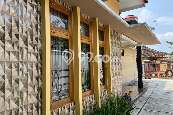 Rumah Modern di Teras, Boyolali, LT 491m2m² Bangunan 350m2m² Rumah Modern di Teras, Boyolali, LT 491m2m² Bangunan 350m2m²