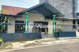 DIJUAL CEPAT! Rumah Modern area Kartasura, Sukoharjo, Luas 212m2m² LB 100m2m² BISA KPR! DIJUAL CEPAT! Rumah Modern area Kartasura, Sukoharjo, Luas 212m2m² LB 100m2m² BISA KPR!