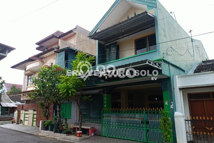 For Sale Rumah 4 Kamar Lokasi Ideal Bagus dan Strategis di Colomadu For Sale Rumah 4 Kamar Lokasi Ideal Bagus dan Strategis di Colomadu