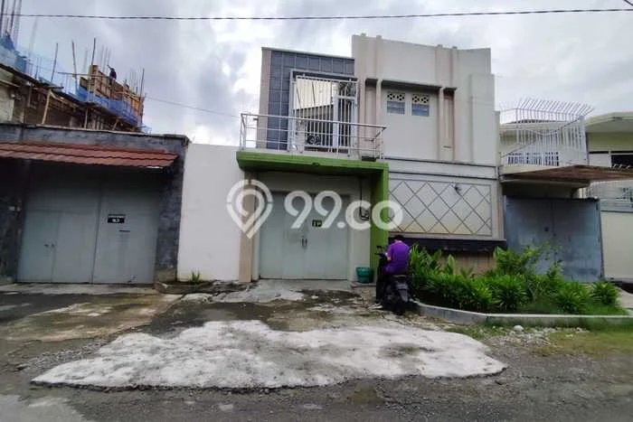 SIAP HUNI! Rumah Asri area Pasar Kliwon, Luas 142m2m² Bangunan 200m2m² SIAP HUNI! Rumah Asri area Pasar Kliwon, Luas 142m2m² Bangunan 200m2m²