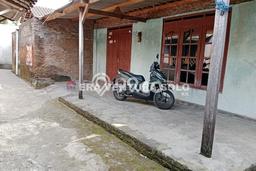 Rumah Luas Tanah 150m2m² di Karanganyar, Solo - Akses Mudah Rumah Luas Tanah 150m2m² di Karanganyar, Solo - Akses Mudah