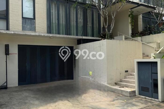 Hunian Mewah Siap Huni LT 220m2 di BSD, Tangerang Selatan Hunian Mewah Siap Huni LT 220m2 di BSD, Tangerang Selatan