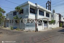 Dijual Rumah Premium dengan Fasilitas Sekitar Komplit di Sidoarjo, Sidoarjo Dijual Rumah Premium dengan Fasilitas Sekitar Komplit di Sidoarjo, Sidoarjo