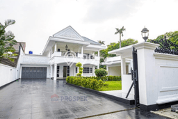Ready to Use! Premium House LT 973m2 Desain Elegan di Kemang Ready to Use! Premium House LT 973m2 Desain Elegan di Kemang