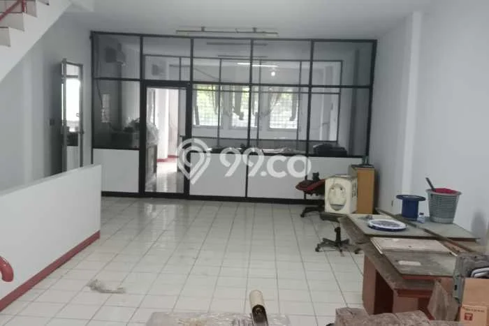 Ruko Dijual di Prime Area Jakarta Barat Luas 450m2 Ruko Dijual di Prime Area Jakarta Barat Luas 450m2