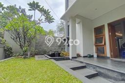 Rumah Elit Modern Tanpa Renovasi di Gatot Subroto Jakarta Selatan Rumah Elit Modern Tanpa Renovasi di Gatot Subroto Jakarta Selatan