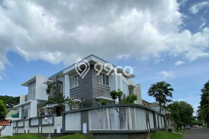 Rumah Mewah LB 1000m2 Siap Pakai Desain Elegan di Permata Jingga, Malang Rumah Mewah LB 1000m2 Siap Pakai Desain Elegan di Permata Jingga, Malang