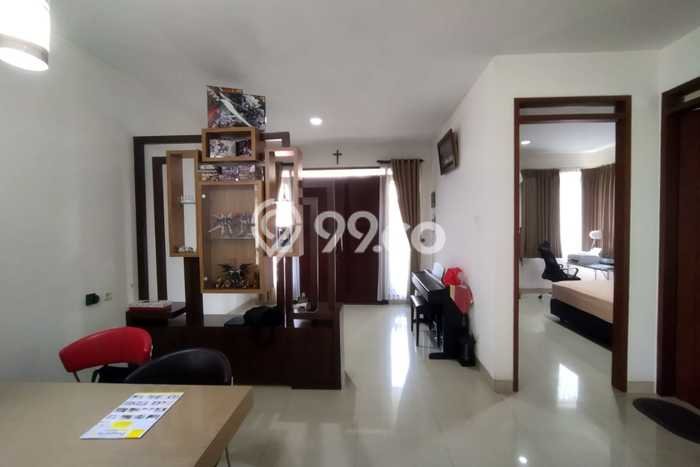 Disewakan! Rumah 3 Kamar Tidur &
3 Kamar Mandi di Mekar Wangi, Bandung Disewakan! Rumah 3 Kamar Tidur &
3 Kamar Mandi di Mekar Wangi, Bandung