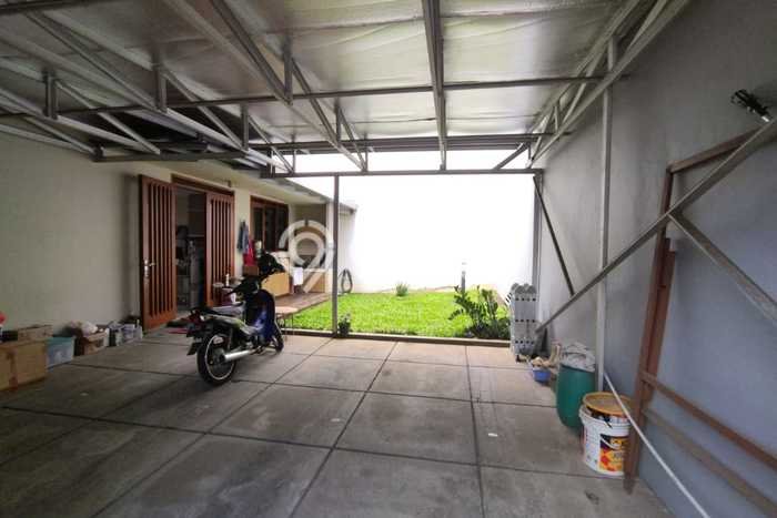 Disewakan! Rumah 3 Kamar Tidur &
3 Kamar Mandi di Mekar Wangi, Bandung Disewakan! Rumah 3 Kamar Tidur &
3 Kamar Mandi di Mekar Wangi, Bandung