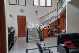 Siap Huni Rumah Mewah 3 Kamar di Menteng Dekat ke Mana Pun Siap Huni Rumah Mewah 3 Kamar di Menteng Dekat ke Mana Pun