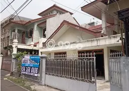 Kesempatan Investasi di Kebayoran Lama, Dekat Kawasan Bisnis, Jakarta Selatan - 4 Kamar Tidur Kesempatan Investasi di Kebayoran Lama, Dekat Kawasan Bisnis, Jakarta Selatan - 4 Kamar Tidur