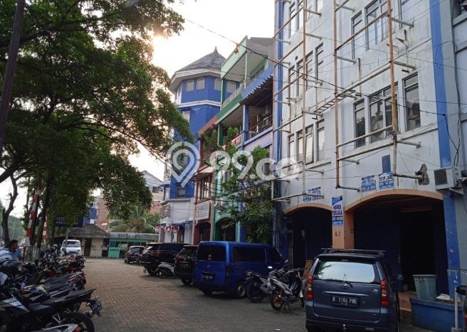 Area Ramai! Ruko Dijual di Duren Sawit untuk Bisnis Luas Bangunan 600m2 Area Ramai! Ruko Dijual di Duren Sawit untuk Bisnis Luas Bangunan 600m2