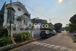 Rumah Elit Modern Tanpa Renovasi di Pondok Indah Jakarta Selatan Rumah Elit Modern Tanpa Renovasi di Pondok Indah Jakarta Selatan