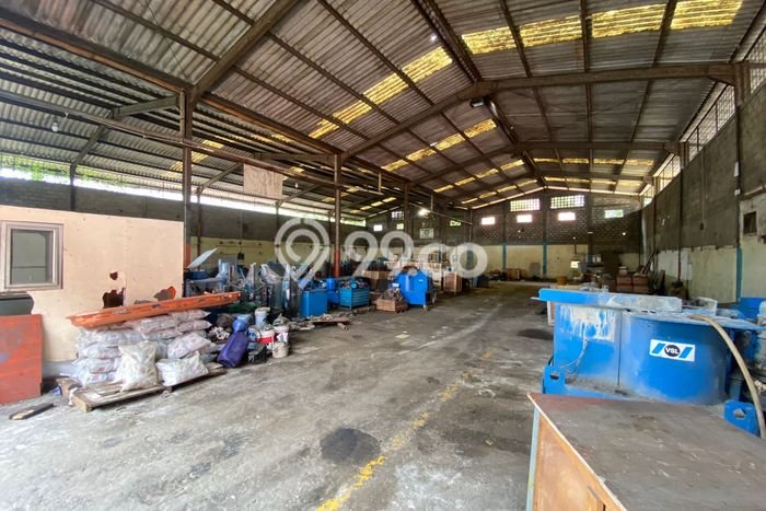 Gudang Siap pakai di Bekasi Barat, akses tol dan kontener Gudang Siap pakai di Bekasi Barat, akses tol dan kontener