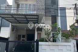 Rumah 3 lantai minimalis di Kelapa Gading, Belakang Mall, Rumah 3 lantai minimalis di Kelapa Gading, Belakang Mall,