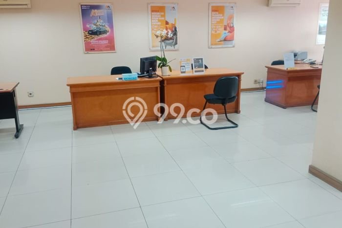Ruko gandeng 3 lantai di Pangeran Jayakarta. Ruko gandeng 3 lantai di Pangeran Jayakarta.