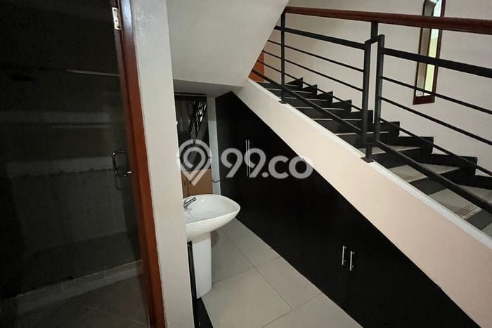 Lokasi strategis! Rumah siap pakai dikontrakkan di Kelapa Gading LB 400m2 Lokasi strategis! Rumah siap pakai dikontrakkan di Kelapa Gading LB 400m2