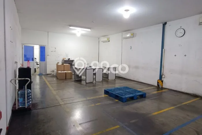 Unit Gudang Disewa Lokasi Cakung, Jakarta Timur Spesifikasi Luas Bangunan 5472m2 Unit Gudang Disewa Lokasi Cakung, Jakarta Timur Spesifikasi Luas Bangunan 5472m2