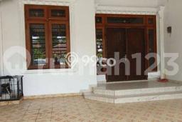 Disewakan! Rumah 4 Kamar Tidur &
3 Kamar Mandi di Sunter, Jakarta Utara Disewakan! Rumah 4 Kamar Tidur &
3 Kamar Mandi di Sunter, Jakarta Utara
