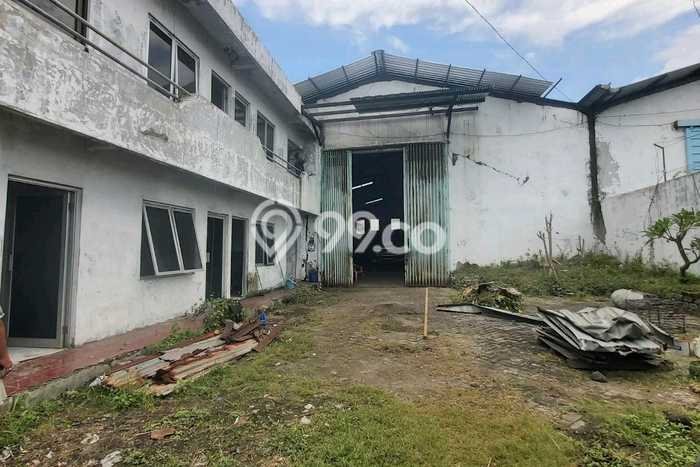Unit Gudang Disewa Lokasi Asemrowo, Surabaya Spesifikasi Luas Bangunan 720m2 Unit Gudang Disewa Lokasi Asemrowo, Surabaya Spesifikasi Luas Bangunan 720m2
