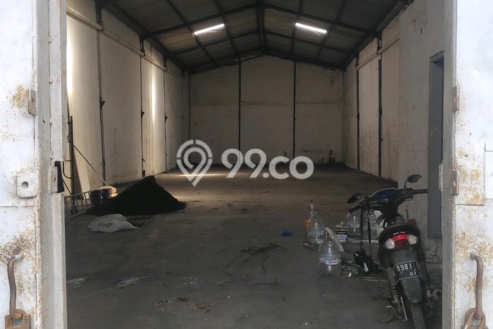 Unit Gudang Paling Strategis di Dukuh Pakis Surabaya dengan LB 385m2 Unit Gudang Paling Strategis di Dukuh Pakis Surabaya dengan LB 385m2