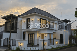 Hunian Mewah Siap Huni LT 153m2 di Rungkut, Surabaya Hunian Mewah Siap Huni LT 153m2 di Rungkut, Surabaya