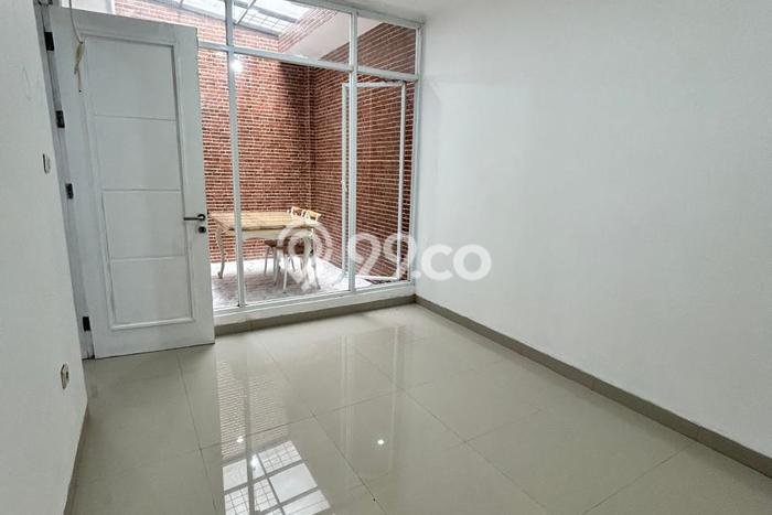 Rumah Luas Asri 4 KT Siap Huni di Harapan Indah Bekasi Rumah Luas Asri 4 KT Siap Huni di Harapan Indah Bekasi