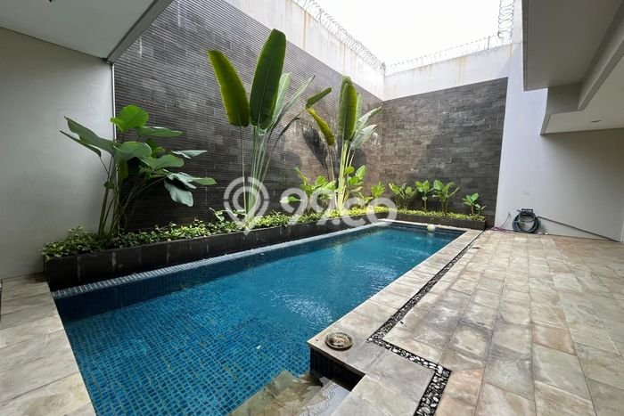 Rumah Kontrakan Jakarta Selatan LT 550m2 LB 6600m2 Area Pondok Indah Rumah Kontrakan Jakarta Selatan LT 550m2 LB 6600m2 Area Pondok Indah