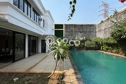 Ready to Use! Premium House LT 756m2 Desain Elegan di Kemang Ready to Use! Premium House LT 756m2 Desain Elegan di Kemang
