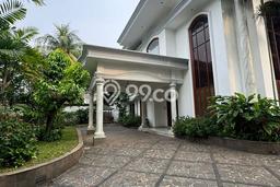 Rumah 10 Kamar Lengkap Disewakan di Menteng Harga Kompetitif Rumah 10 Kamar Lengkap Disewakan di Menteng Harga Kompetitif