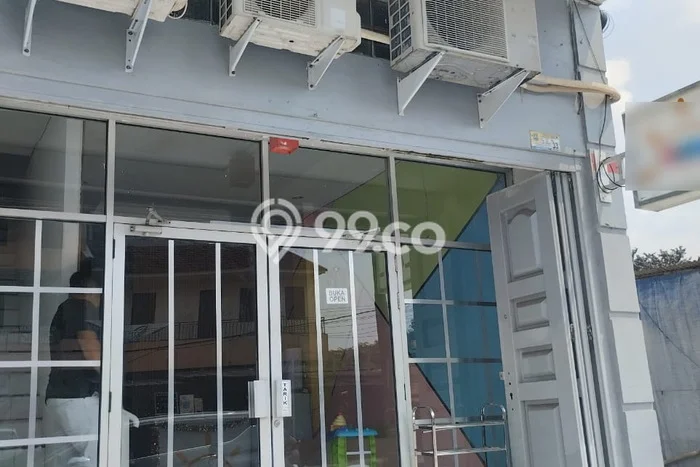 Area Ramai! Ruko Dijual di Jombang untuk Bisnis Luas Bangunan 201m2 Area Ramai! Ruko Dijual di Jombang untuk Bisnis Luas Bangunan 201m2