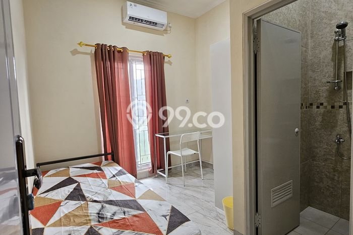 SPECIAL LISTING! Rumah area Cibeber, 10 KT, Akses Fasilitas, LT 220m2m² Bangunan 350m2m² SPECIAL LISTING! Rumah area Cibeber, 10 KT, Akses Fasilitas, LT 220m2m² Bangunan 350m2m²