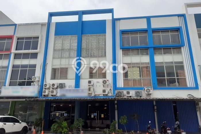 Area Ramai! Ruko Dijual di Cibeber untuk Bisnis Luas Bangunan 708m2 Area Ramai! Ruko Dijual di Cibeber untuk Bisnis Luas Bangunan 708m2