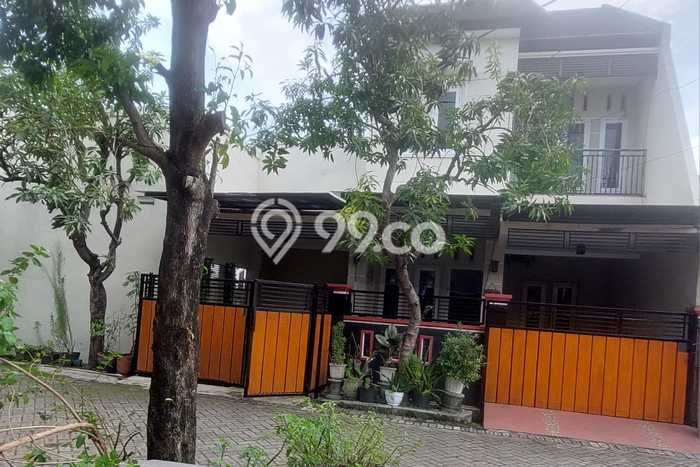 Dijual Rumah 5 Kamar Lokasi Ideal Nyaman dan Strategis di Sidoarjo Dijual Rumah 5 Kamar Lokasi Ideal Nyaman dan Strategis di Sidoarjo