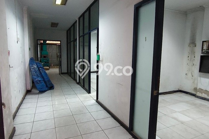 Ruko Disewa di Jakarta Pusat dengan LB 349m2 Area Komersial Ramai Ruko Disewa di Jakarta Pusat dengan LB 349m2 Area Komersial Ramai