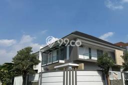 Dijual Rumah Mewah Megah Dengan View Eksklusif di Kertajaya, Surabaya Dijual Rumah Mewah Megah Dengan View Eksklusif di Kertajaya, Surabaya