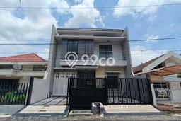 Rumah Elit Modern Tanpa Renovasi di Manyar Surabaya Rumah Elit Modern Tanpa Renovasi di Manyar Surabaya