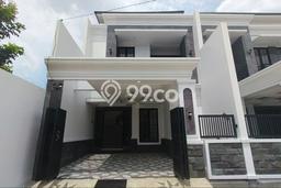 Jual Rumah Luas Megah Dengan View Cantik di Galaxy, Surabaya Jual Rumah Luas Megah Dengan View Cantik di Galaxy, Surabaya