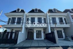 Ready to Use! Premium House LT 140m2 Desain Elegan di Dharma Husada Ready to Use! Premium House LT 140m2 Desain Elegan di Dharma Husada
