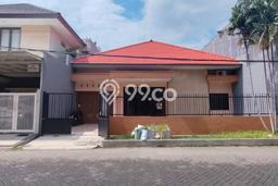 Ready to Use! Premium House LT 240m2 Desain Elegan di Manyar Ready to Use! Premium House LT 240m2 Desain Elegan di Manyar
