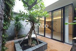 Dijual Rumah Luas Megah Dengan View Cantik di Pakuwon Indah, Surabaya Dijual Rumah Luas Megah Dengan View Cantik di Pakuwon Indah, Surabaya