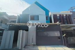 Rumah Luxury Modern Tanpa Renovasi di Manyar Surabaya Rumah Luxury Modern Tanpa Renovasi di Manyar Surabaya
